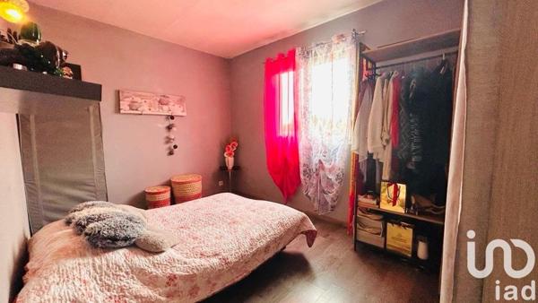 Maison traditionnelle 7 pièces de 184 m² à La Plaine-des-Palmistes (97431)