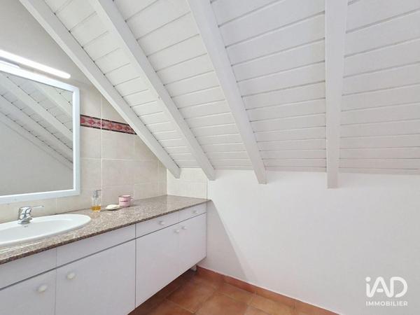 Location maison 4 pièces 130 m² Saint-François