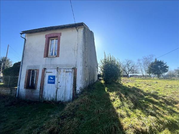 Maison à vendre |  La Celle-Dunoise |  2 pièces | 49 m²