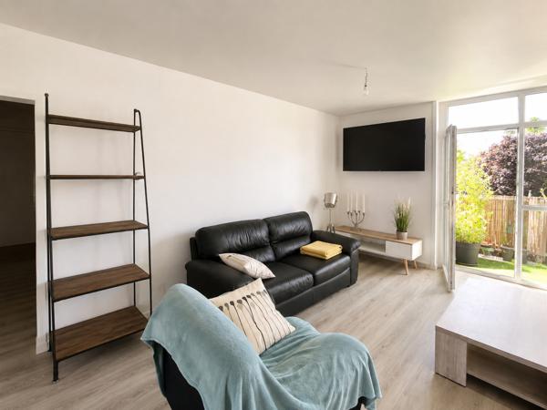 APPARTEMENT T5 RÉNOVÉ AVEC BALCON, GARAGE & CAVE