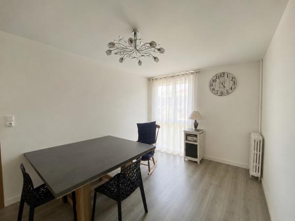 APPARTEMENT T5 RÉNOVÉ AVEC BALCON, GARAGE & CAVE
