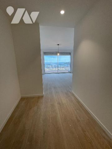 Appartement de cinq pièces en plein cœur de Carnolès