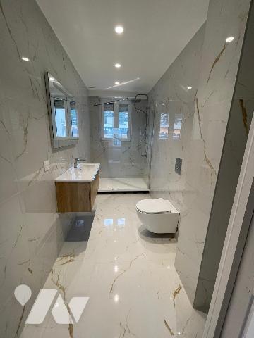 Appartement de cinq pièces en plein cœur de Carnolès