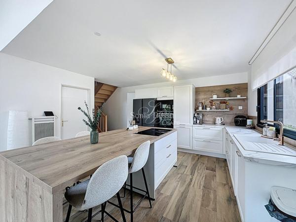 MAISON CUBIQUE RECENTE 4 CHAMBRES JARDIN