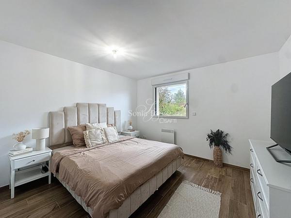 MAISON CUBIQUE RECENTE 4 CHAMBRES JARDIN