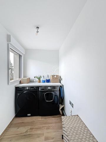 MAISON CUBIQUE RECENTE 4 CHAMBRES JARDIN