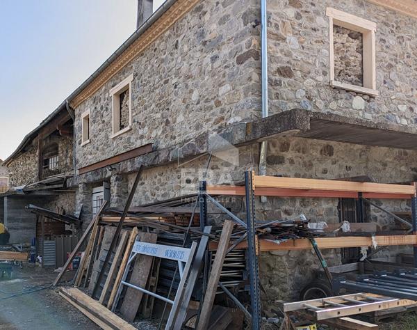 Corps de ferme en pierre ? Fort potentiel ? Champsaur