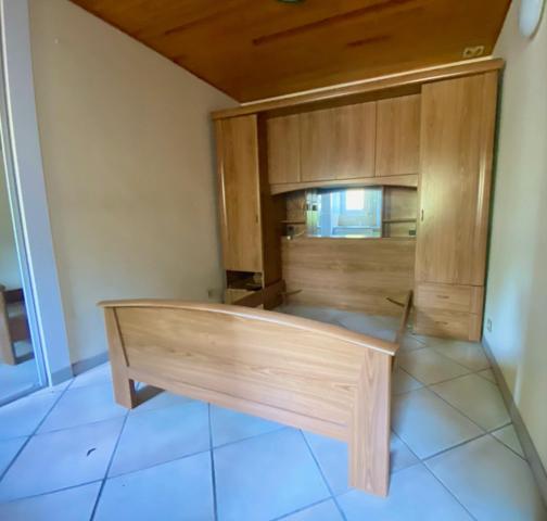 Ensemble immobilier composé de 2 maisons d'habitation sur 389 m² de terrain.