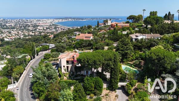 Maison à vendre 8 pièces 205 m² Vallauris