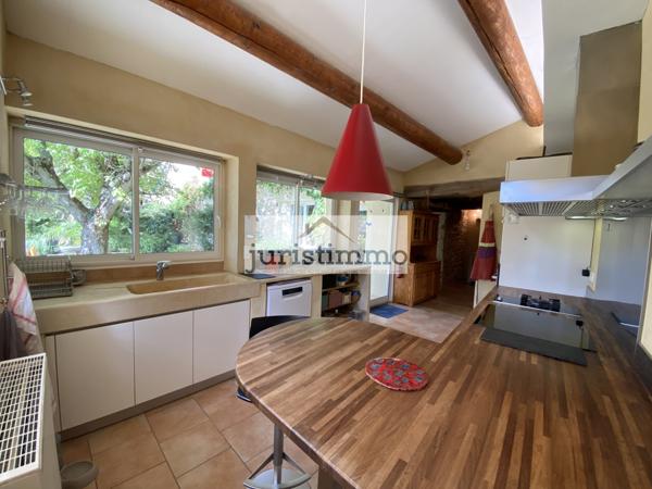 Uchaux (84100) Nouveauté à Uchaux - Mas en pierres de 183 m2