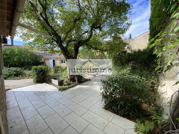 Uchaux (84100) Nouveauté à Uchaux - Mas en pierres de 183 m2