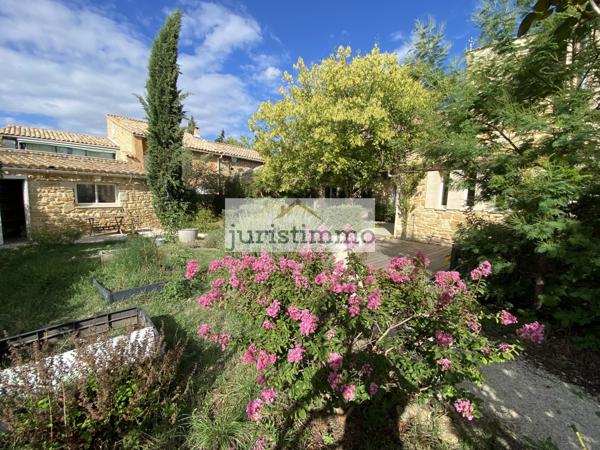 Uchaux (84100) Nouveauté à Uchaux - Mas en pierres de 183 m2