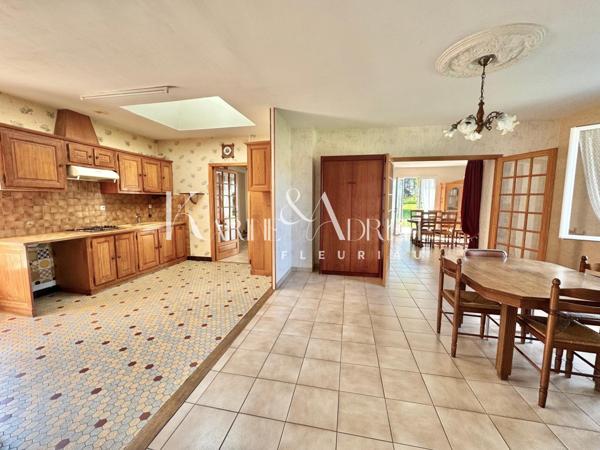 PAVILLON 4 CHAMBRES AVEC GARAGE ET DÉPENDANCES