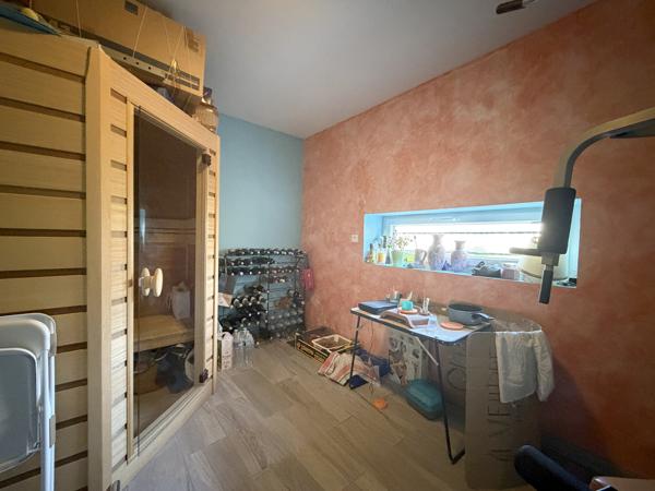 Saint-Yorre (03270) Saint-Yorre - Maison de caractère impeccablement entretenue 3/4 Chambres et bureau.