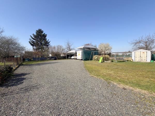 Saint-Yorre (03270) Saint-Yorre - Maison de caractère impeccablement entretenue 3/4 Chambres et bureau.