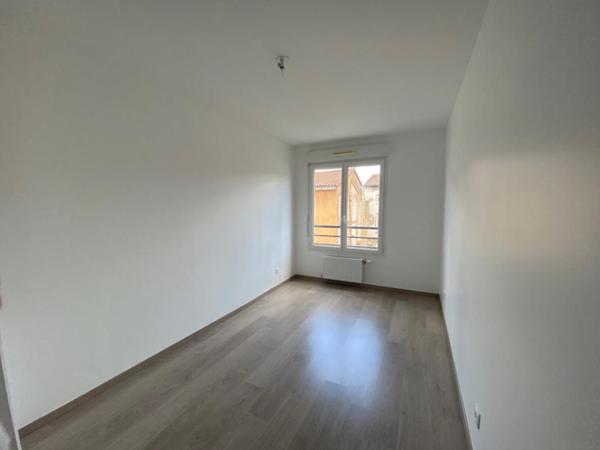 EXCLUSIVITE - A VENDRE - Appartement T3 lumineux avec balcon et garage - Saint-Laurent-sur-Saône (01750)