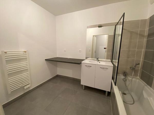 EXCLUSIVITE - A VENDRE - Appartement T3 lumineux avec balcon et garage - Saint-Laurent-sur-Saône (01750)