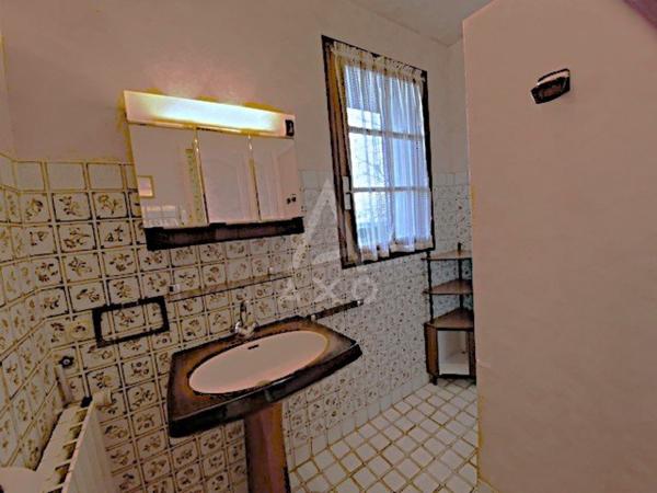 A 1:30 de PARIS Bâtisse 3 chambres sur 4000m²