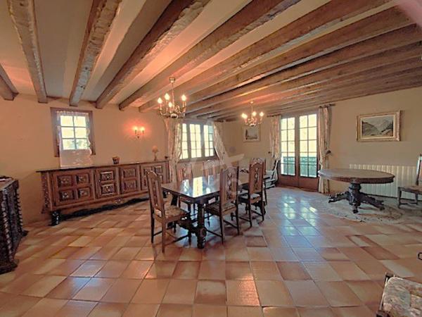 A 1:30 de PARIS Bâtisse 3 chambres sur 4000m²