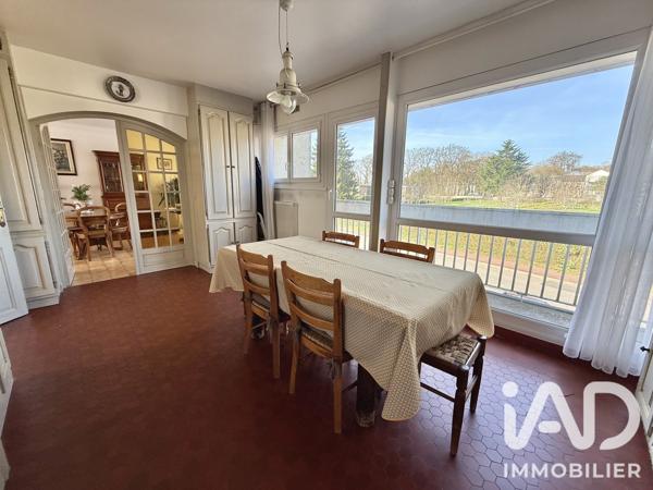 Immeuble à vendre 312,32 m² Montigny-le-Bretonneux