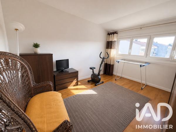 Immeuble à vendre 312,32 m² Montigny-le-Bretonneux