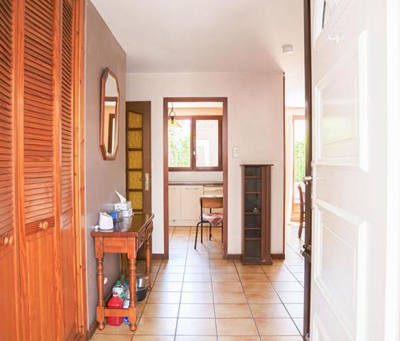 Villa de Plain-Pied avec Grand Garage ? 3 Chambres