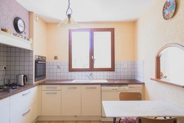 Villa de Plain-Pied avec Grand Garage ? 3 Chambres