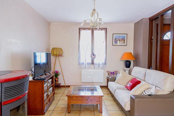 Villa de Plain-Pied avec Grand Garage ? 3 Chambres