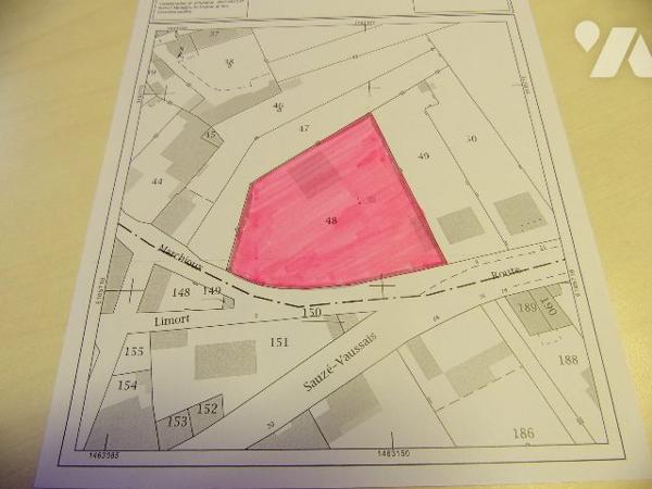 EXCEPTIONNEL : TERRAIN A BATIR DE 2000 m² PROCHE COMMERCES / ECOLES