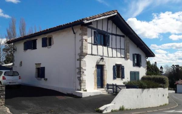 Maison à vendre    6 pièces •  Mouguerre