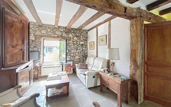 Maison à vendre    6 pièces •  Mouguerre