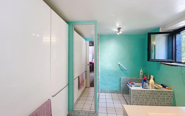 Maison à vendre    6 pièces •  Mouguerre