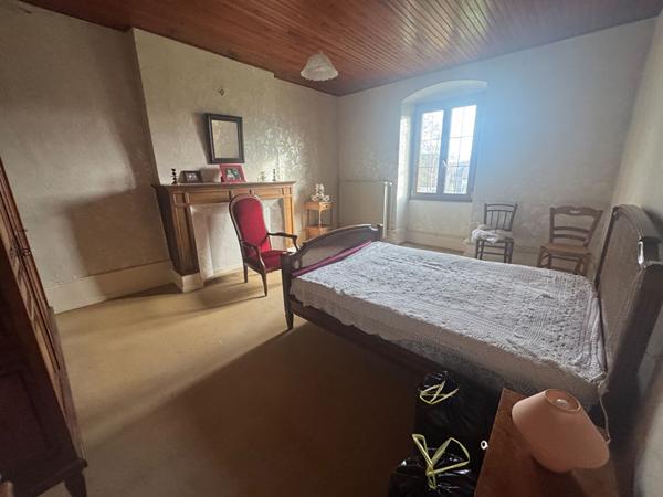 MAISON ATYPIQUE 151M²  4 CHAMBRES GROS POTENTIEL VILLARGENT