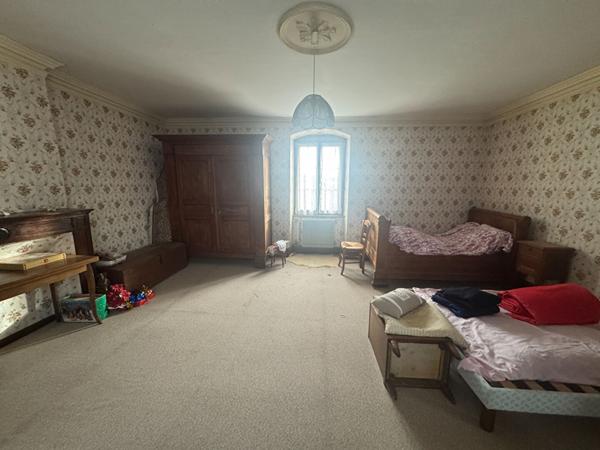 MAISON ATYPIQUE 151M²  4 CHAMBRES GROS POTENTIEL VILLARGENT