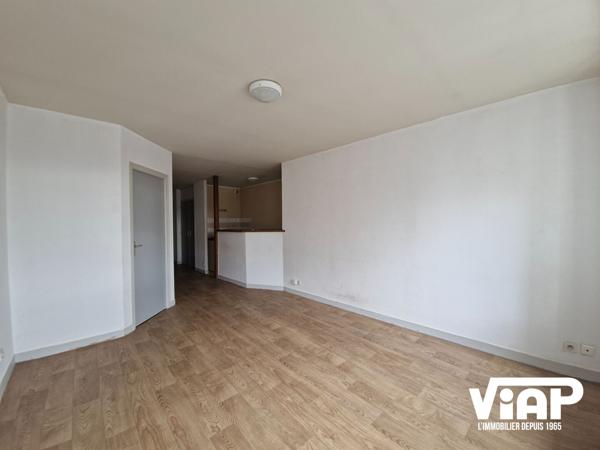 GRAND STUDIO DE 34 m² AVEC PARKING , Limoges GRAND STUDIO DE 34 m² AVEC PARKING , Limoges