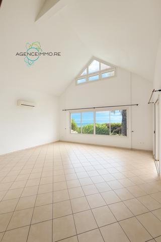 Spacieuse villa F5 de 179m2 avec garage à St Pierre Ravine des Cabris