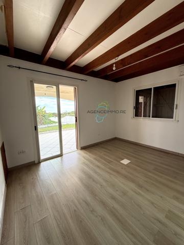 Spacieuse villa F5 de 179m2 avec garage à St Pierre Ravine des Cabris