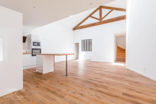DIJON DARCY GARE  LOFT DE 95.40 M2 CARREZ ET 123 M2 AU SOL