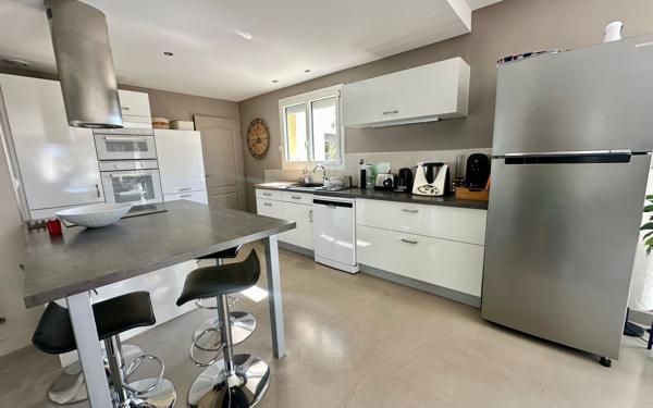 Maison à vendre    5 pièces • 145 m2 Mornant