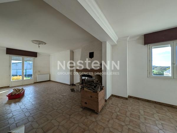 Ensemble immobilier à vendre à Plumelin - 12 hectares de terre