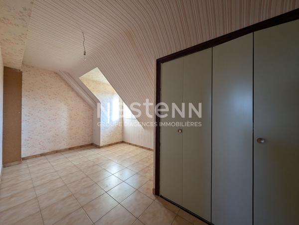 Ensemble immobilier à vendre à Plumelin - 12 hectares de terre