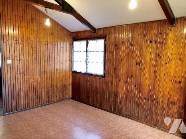 NOYEN SUR SARTHE : TERRAIN DE LOISIRS BORD DE SARTHE avec un chalet 