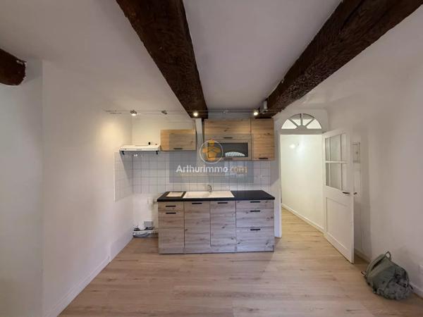 Location                                                      Appartement
                        
                                                            à Apt