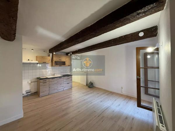 Location                                                      Appartement
                        
                                                            à Apt