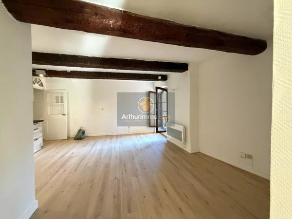 Location                                                      Appartement
                        
                                                            à Apt