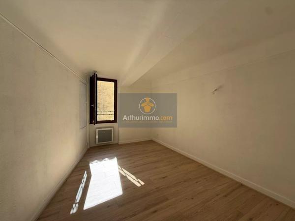 Location                                                      Appartement
                        
                                                            à Apt