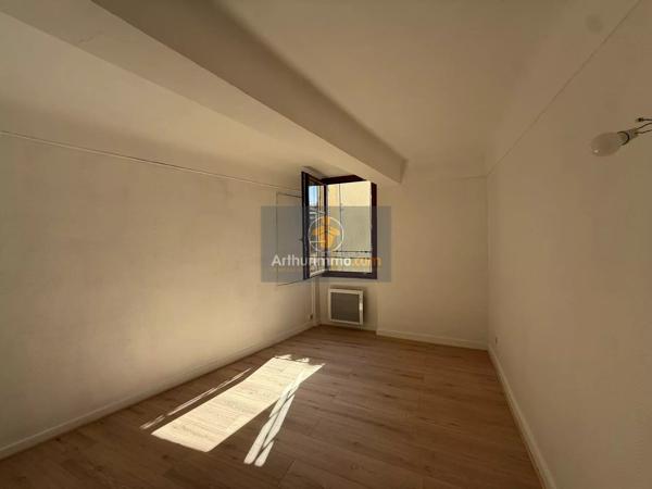 Location                                                      Appartement
                        
                                                            à Apt