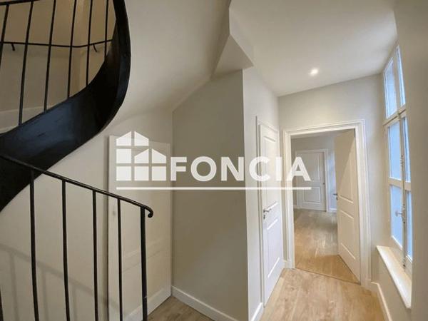 Location Appartement 3 pièces 76.17 m² - 3 RUE DU LYCEE Besançon 25000