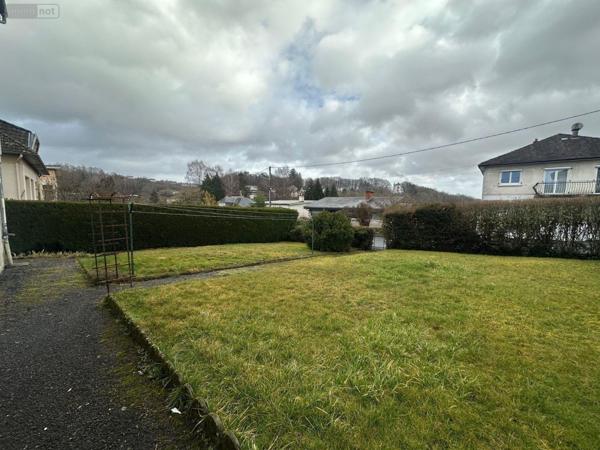 Maison à louer à Ussel en Corrèze (19200), ref : UL 165