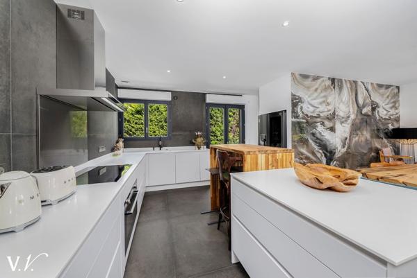 Maison à vendre 934 500 € Eysines 8 p 264 m² DPE A